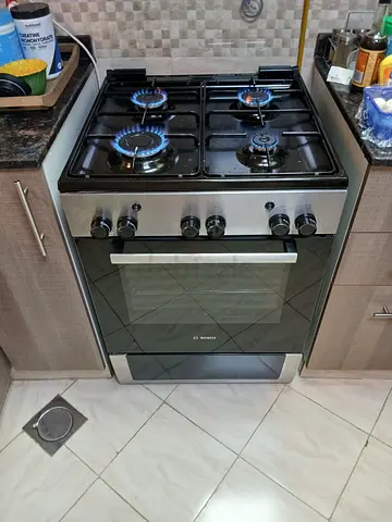 Bosch four Burner Full Gas Cooker Size 6060cm