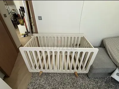 Baby/ toddler crib