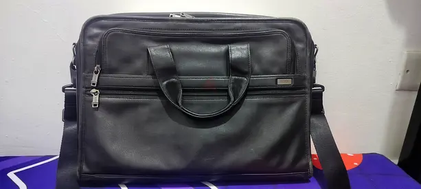 TUMI Leather Briefcase In Perfect Condition