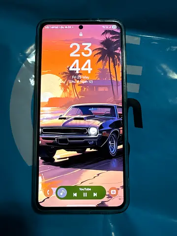 Samsung smartphone in good working condition - single owner