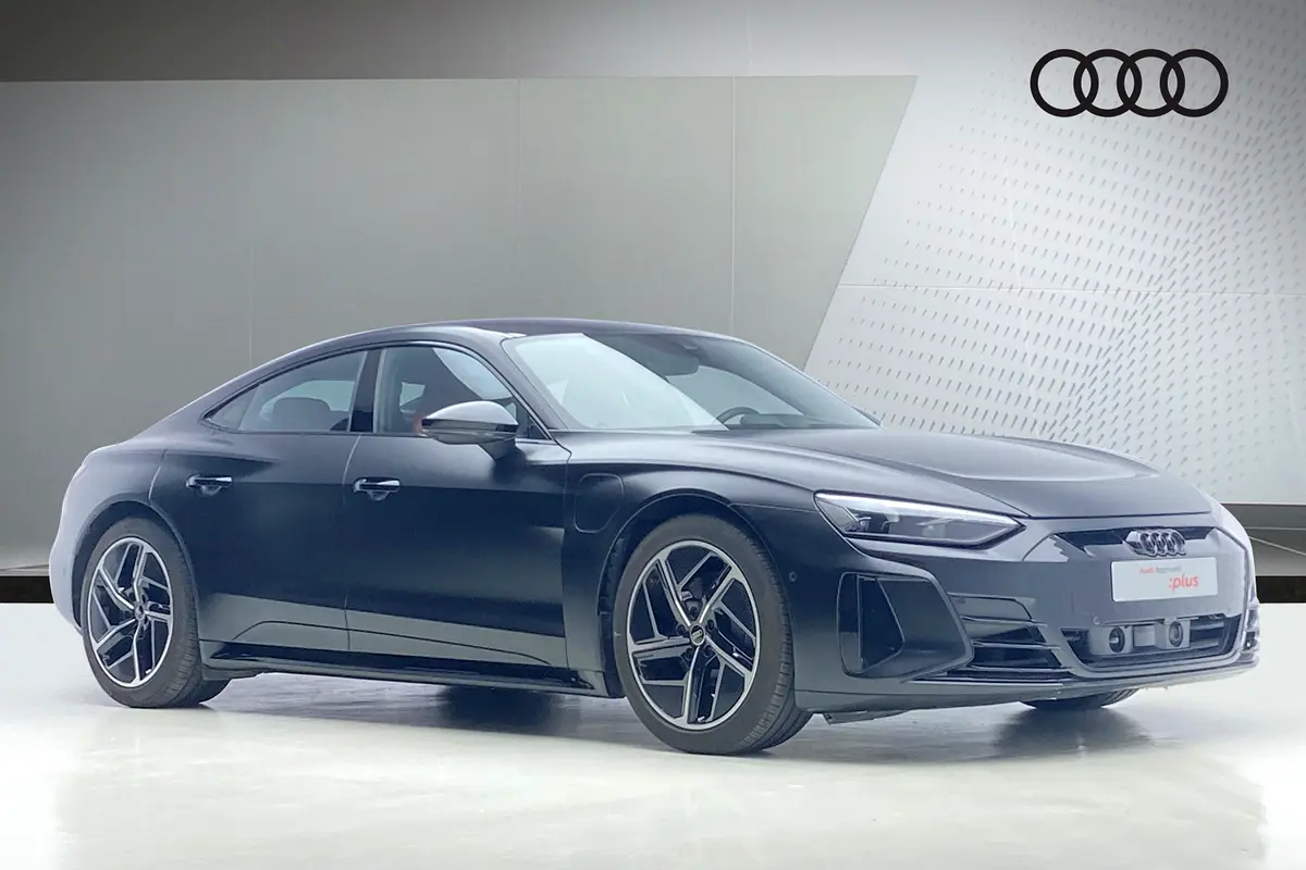 Audi e-tron GT 2023 — photo 1 of 14