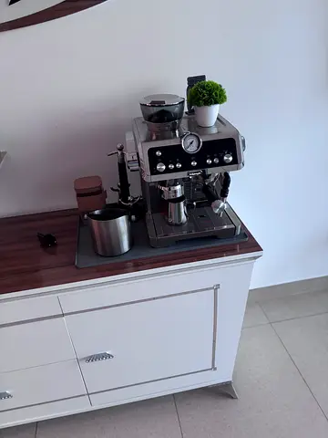 Delonghi La Specialista Coffee/espresso Machine with Built-in Grinder — Excellent Condition