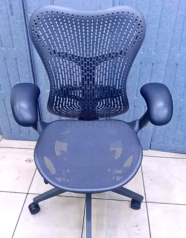 Selling herman miller mirra 2 chair.good condition only little use
