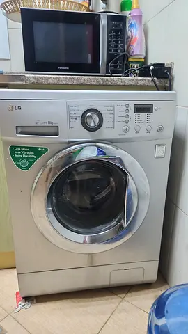 LG 8 kilo silver Front Load Washing Machine Multi program - Excellent Working Condition