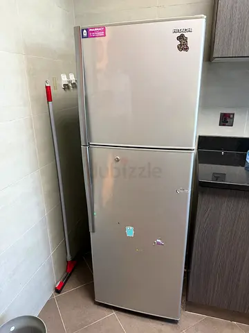 Fridge Hitachi very good condition working perfectly personal use