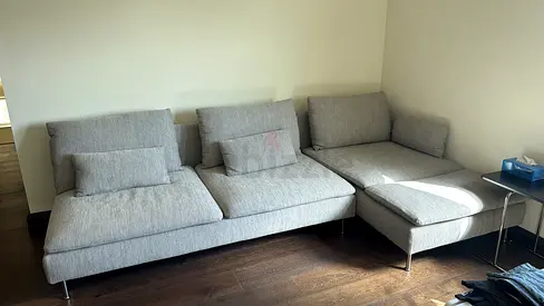 Light grey modular 5-seat sofa with chaise — good condition