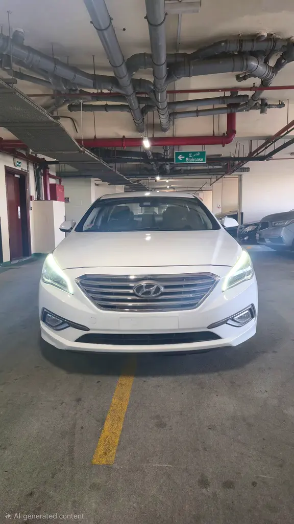 Hyundai Sonata 2016 — photo 1 of 10