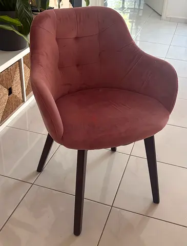 Chair with Armrest - Velvet design