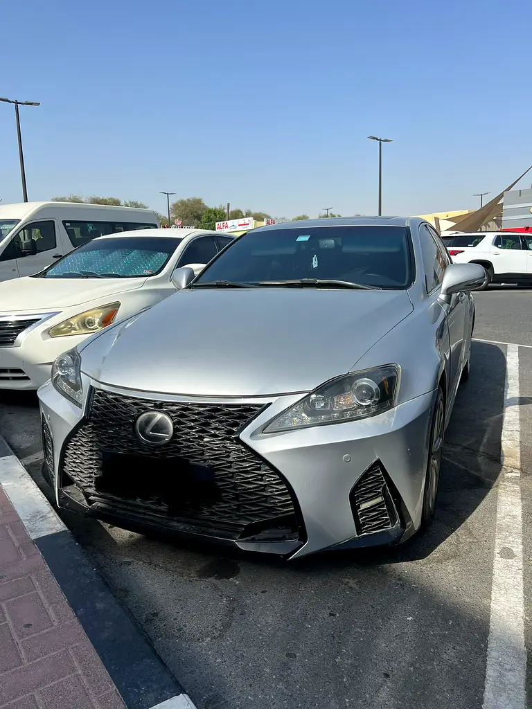 Lexus IS-Series 2009 — photo 1 of 18