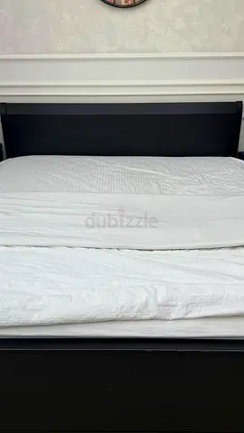 Premium Double/Queen Size Wooden Bed Frame – Excellent Condition