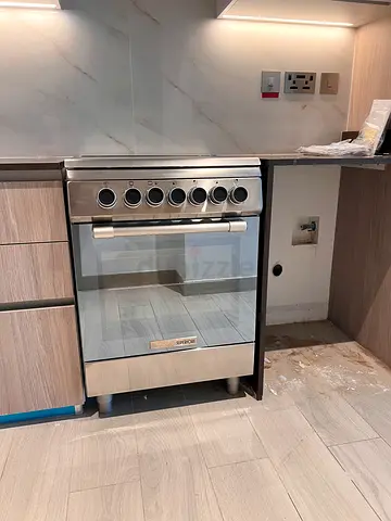Techno Gas Stainless steel freestanding gas oven and stove - good working condition