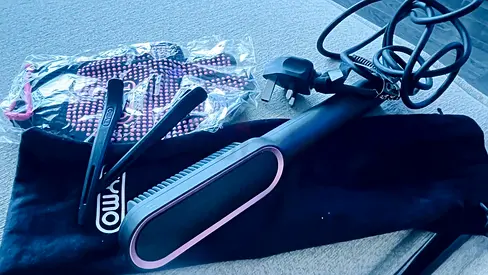 Tymo Ring Plus Hair Straightening Brush Black with pink trim