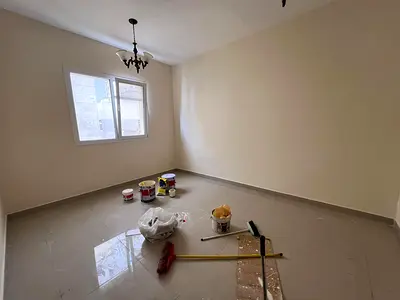 شقة غرفة وصالة للإيجار في القليعة  تكييف وغاز مركزي وقرب شاطئ الحيرة