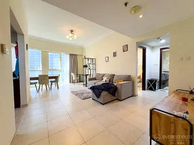 Lake View | Spacious | Stylish Living