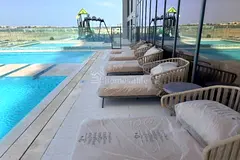 Walking METRO | Pool View | Mid Floors