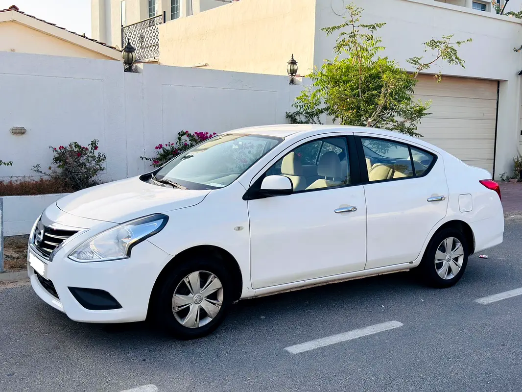 Nissan Sunny 2020 — photo 1 of 9