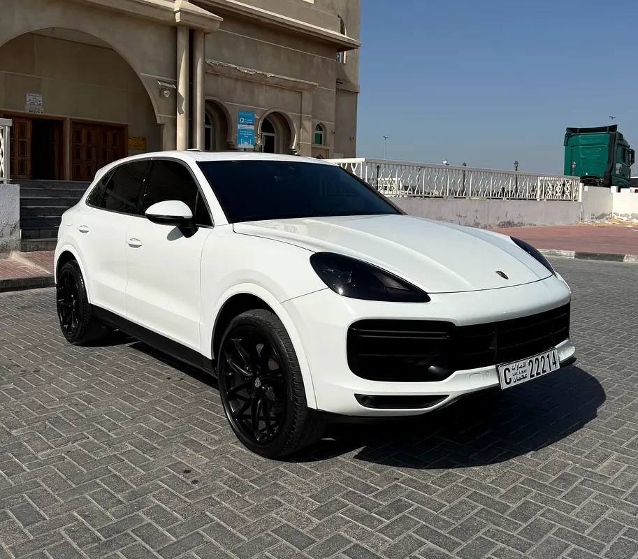 Porsche Cayenne 2020 — photo 1 of 15