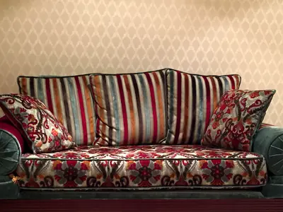 5 seater sofa set - solid wood very comfortable