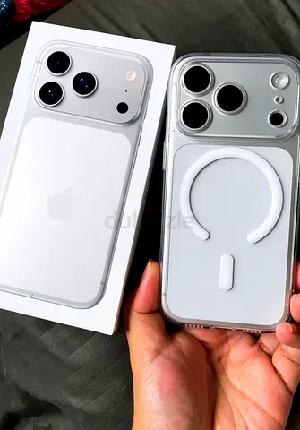 iPhone 17 Pro 256GB | Full Set + 5 Cases