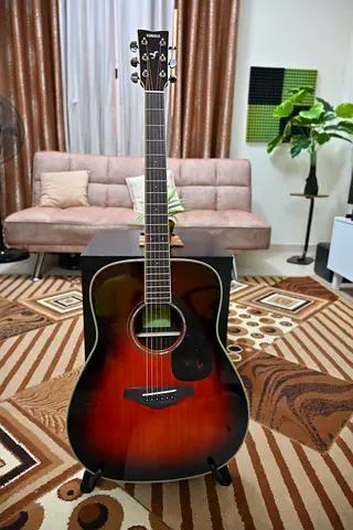 Yamaha FG830 Tobaco Brown Sunburst  Acoustic Guitar.