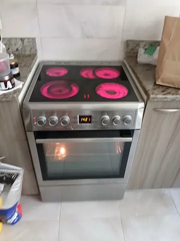 Bloomberg four burner cooker electric ceramic 60cm