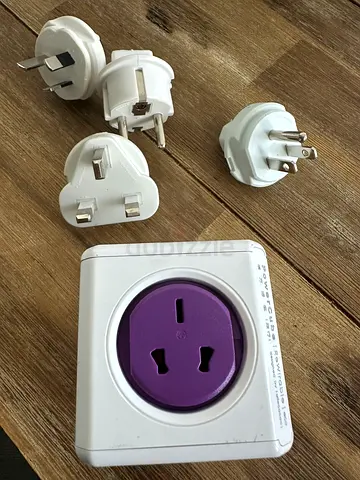 Universal Travel Power Adapter with Multiple Plug Tips (Good Working Condition)