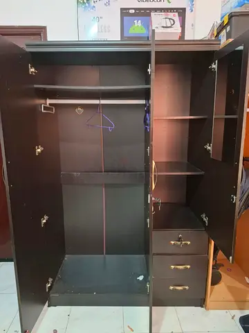 Cupboard 3 doors for urgent sale