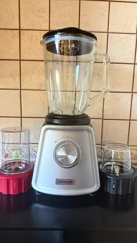 Kenwood glass blender/smoothie maker with two grinders