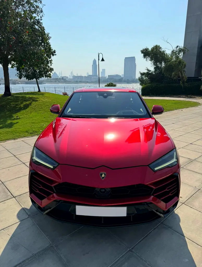 Lamborghini Urus 2022 — photo 1 of 6