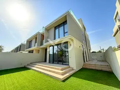 GREAT LOCATION | PARK BACKING | SINGLE ROW