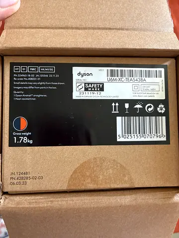 Dyson airstrait