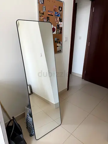 Full-length Frameless Leaning Mirror - Modern Rectangular Design