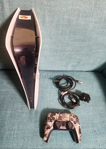 Playstation 5 Slim 1 TB with original controller