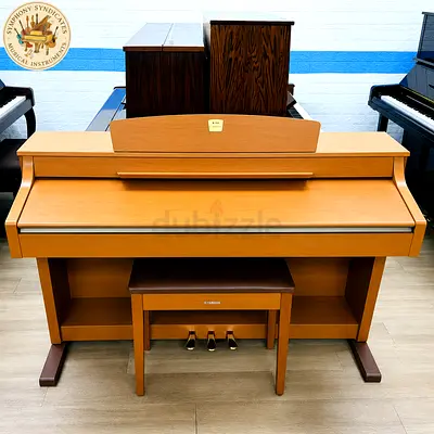 Yamaha CLP 330 Cherry Wood Digital Piano