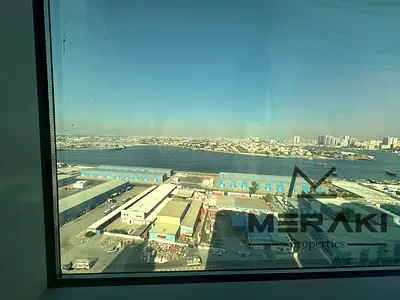 شقة تملك حر بإطلالة خور وموقف خاص