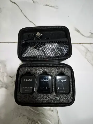 Portable wireless audio transmitter/receiver set with three units and charging option