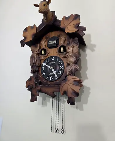 Vintage-style Wooden Cuckoo Wall Clock with Pendulum Chains