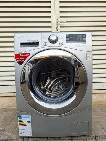 This LG washing machine with 9kg washing capacity, working perfectly