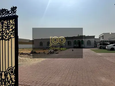 الفيلا جاهزة للاستلام الفوري مساحة واسعة وسعر مميز في موقع هادئ وراقي