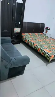 Furnished Standard Room for professional executive/couples