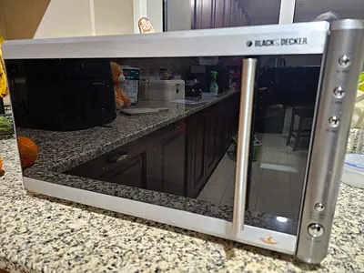 Black and Decker 30L Microwave
