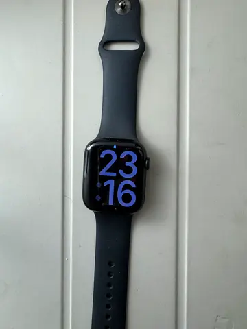 Apple Watch Series 8 (GPS) 45mm Aluminum - Good Condition