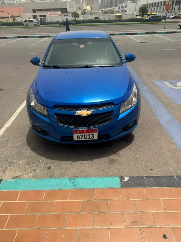 Chevrolet Cruze 2013 — photo 1 of 2