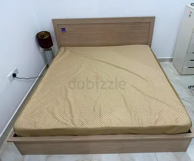 Modern Wooden Bed Frame with Mattress