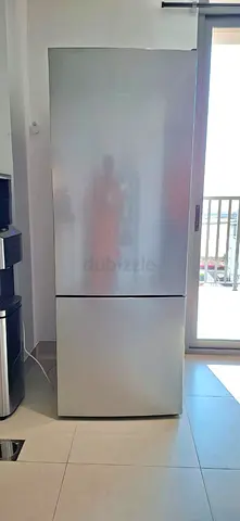 Siemens bottom freezer up fridge latest modle Good condition