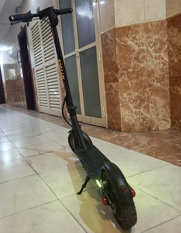 Electric Scooter, Barely used, in Excellent Condition, Foldable