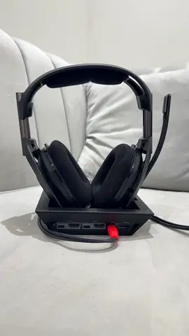 Wireless Gaming Headset with Charging Dock and Mic - Good Condition