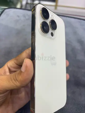 iPhone 13 Pro / 14 Pro style - White with Stainless Frame (Good condition)