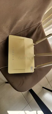D-Link DIR 880L Wireless Router (3 Antennas) - Good Working Condition
