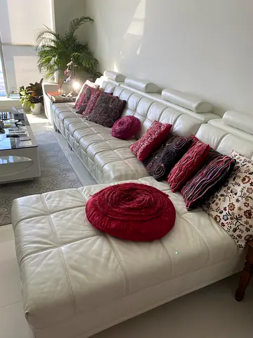 White top quality leather L shape sectional sofa- going very cheap urgent sale